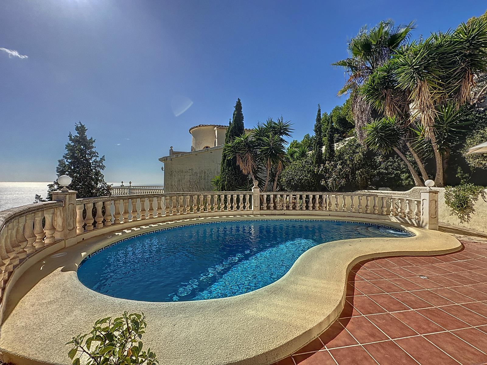 Villa with sea views and private pool