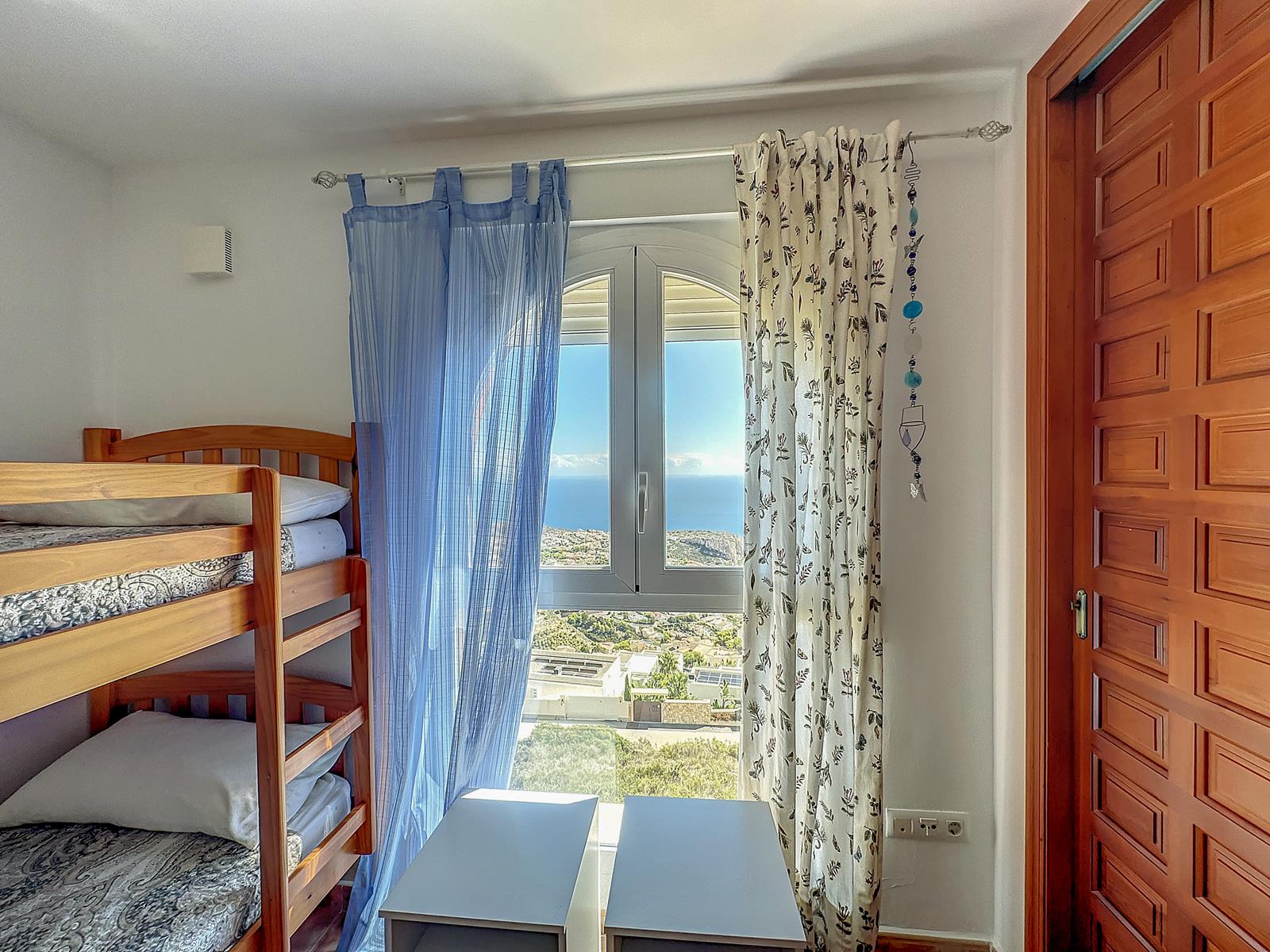 Двухуровневая квартира с видом на море