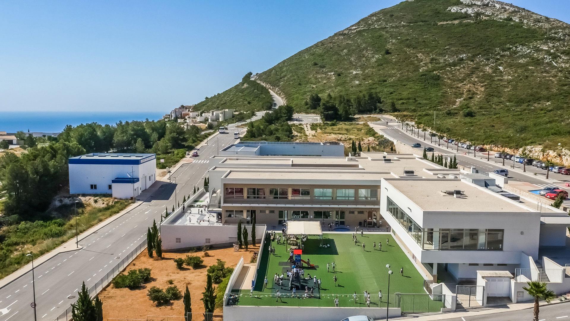 Villa moderna con vistas panorámicas y piscina privada