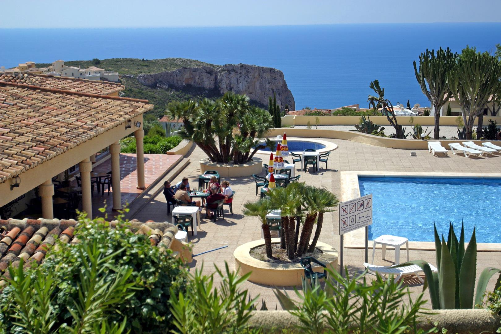 Villa moderna con vista panoramica e piscina privata