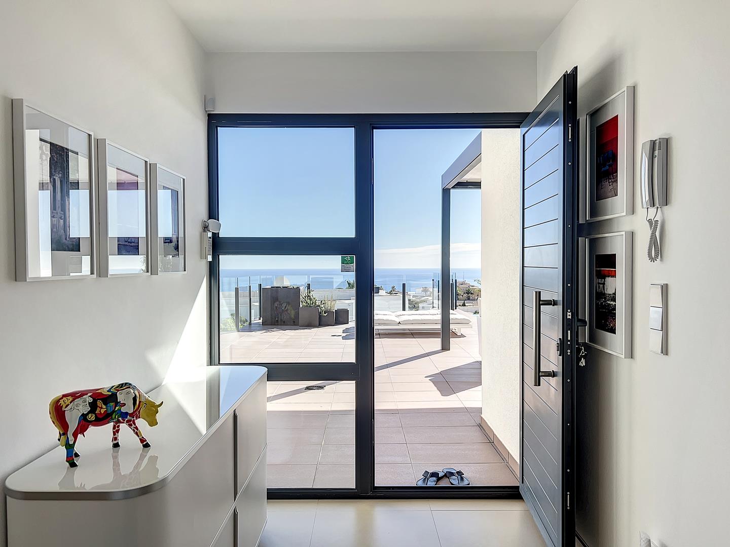 Moderne Villa zum Verkauf mit Meerblick