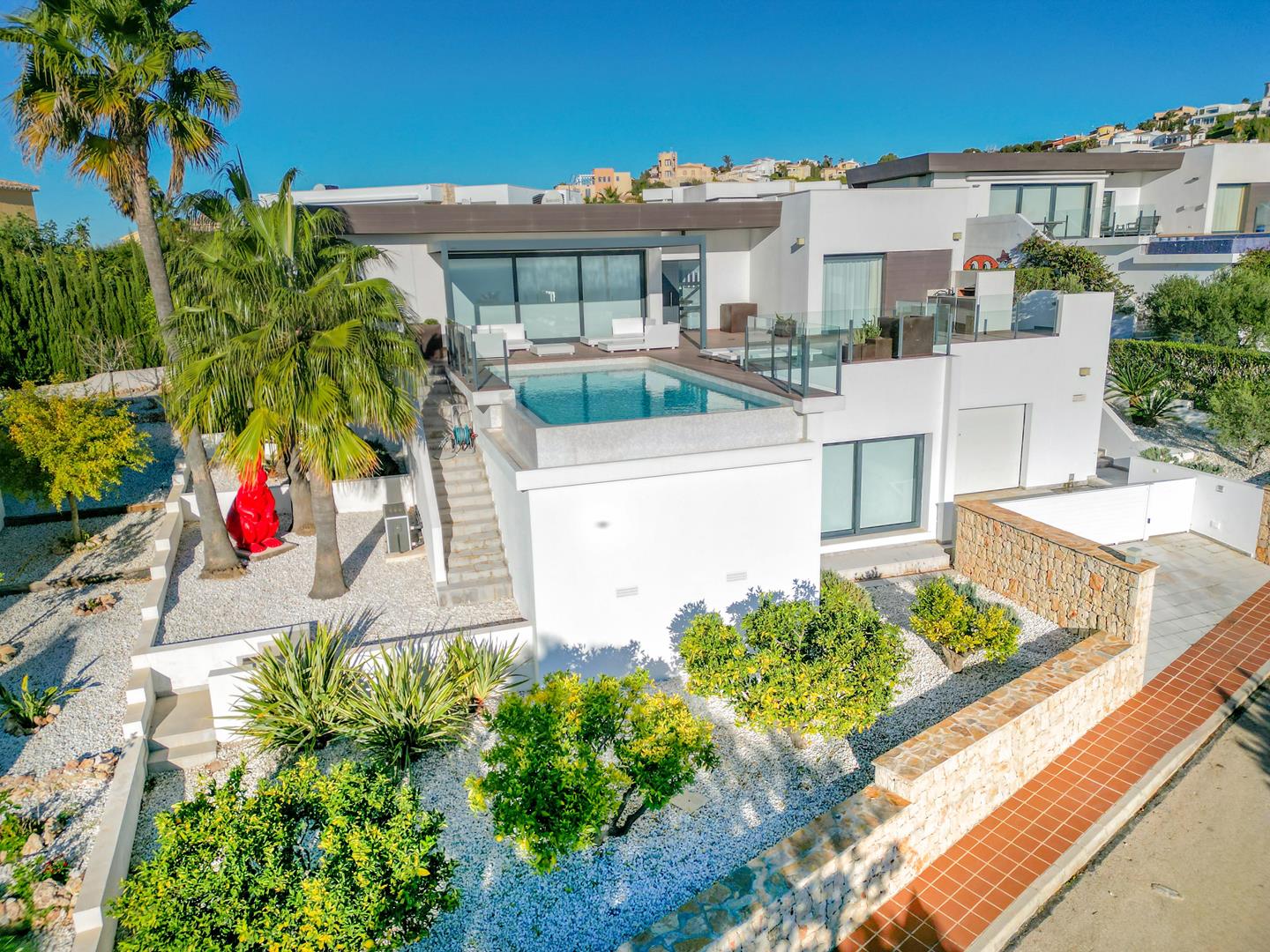 Moderne villa te koop met uitzicht op zee