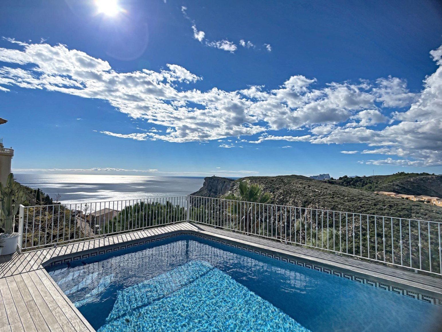 Gerenoveerde villa met panoramisch uitzicht en privé zwembad