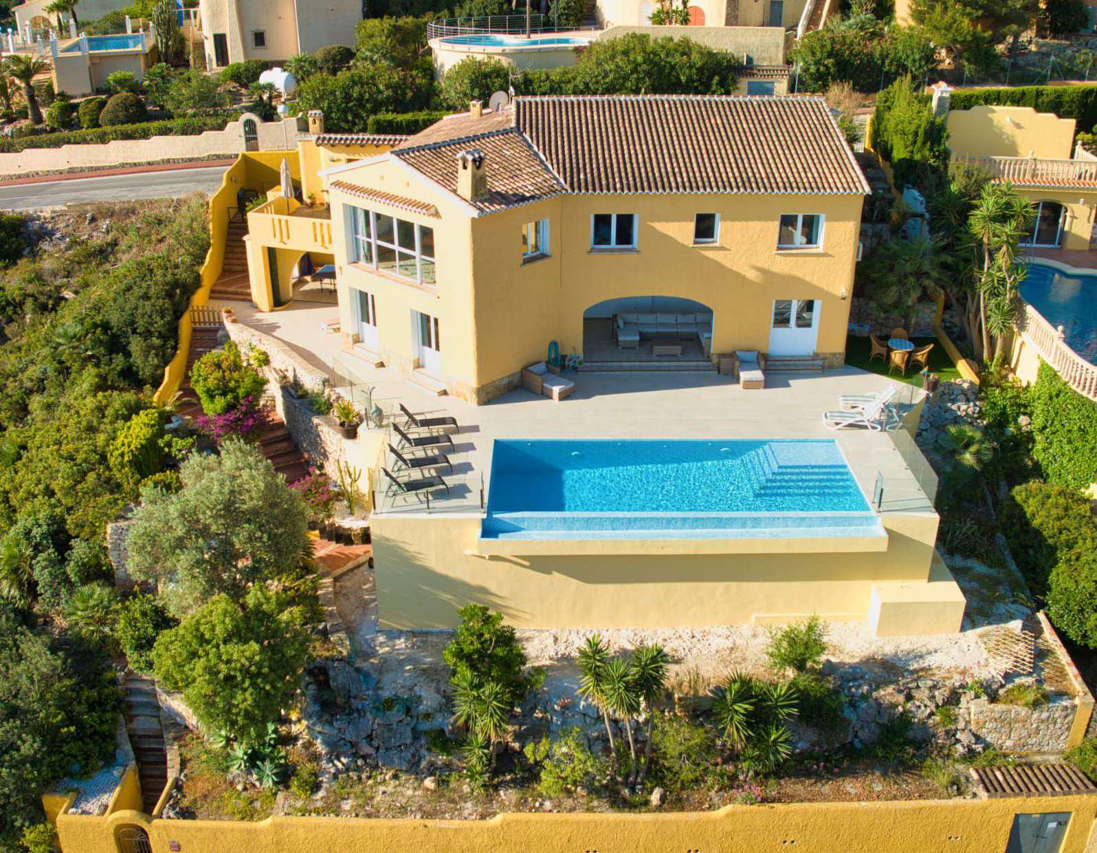 Villa with sea views and private pool