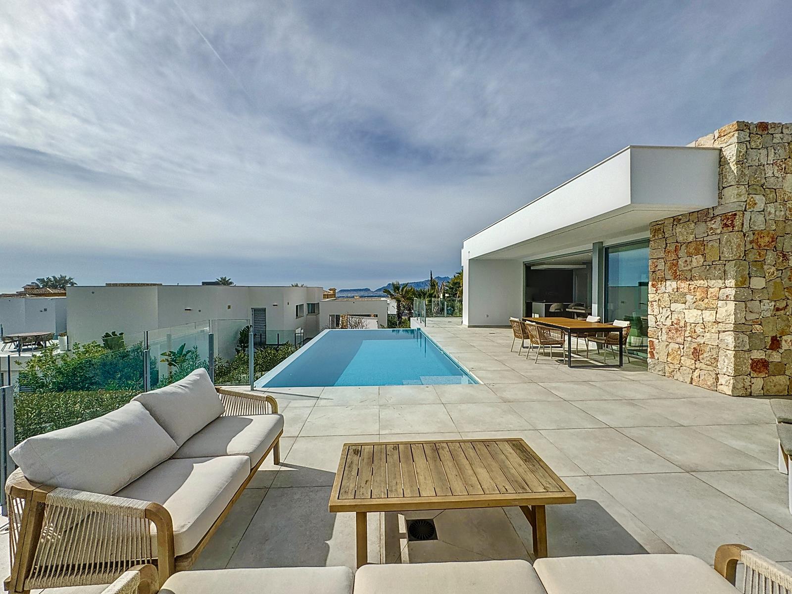 Cumbre del Sol Moderne villa met uitzicht op zee