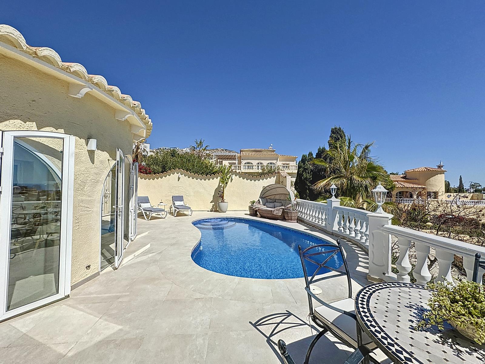 Villa Cumbre del Sol avec vue sur la mer et piscine privée