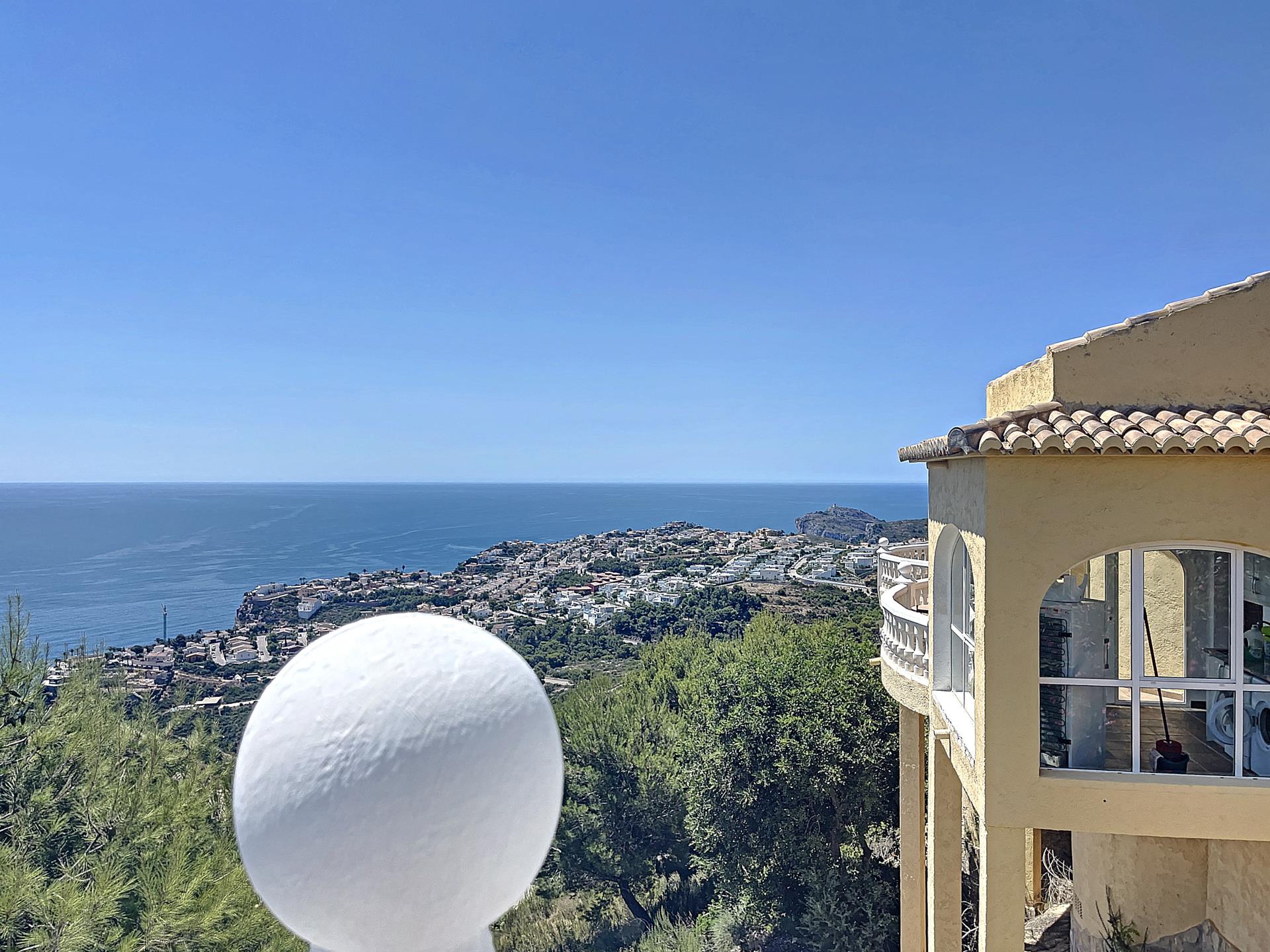 villa en Residencial Dalias con espectaculares vistas al mar e Ibiza