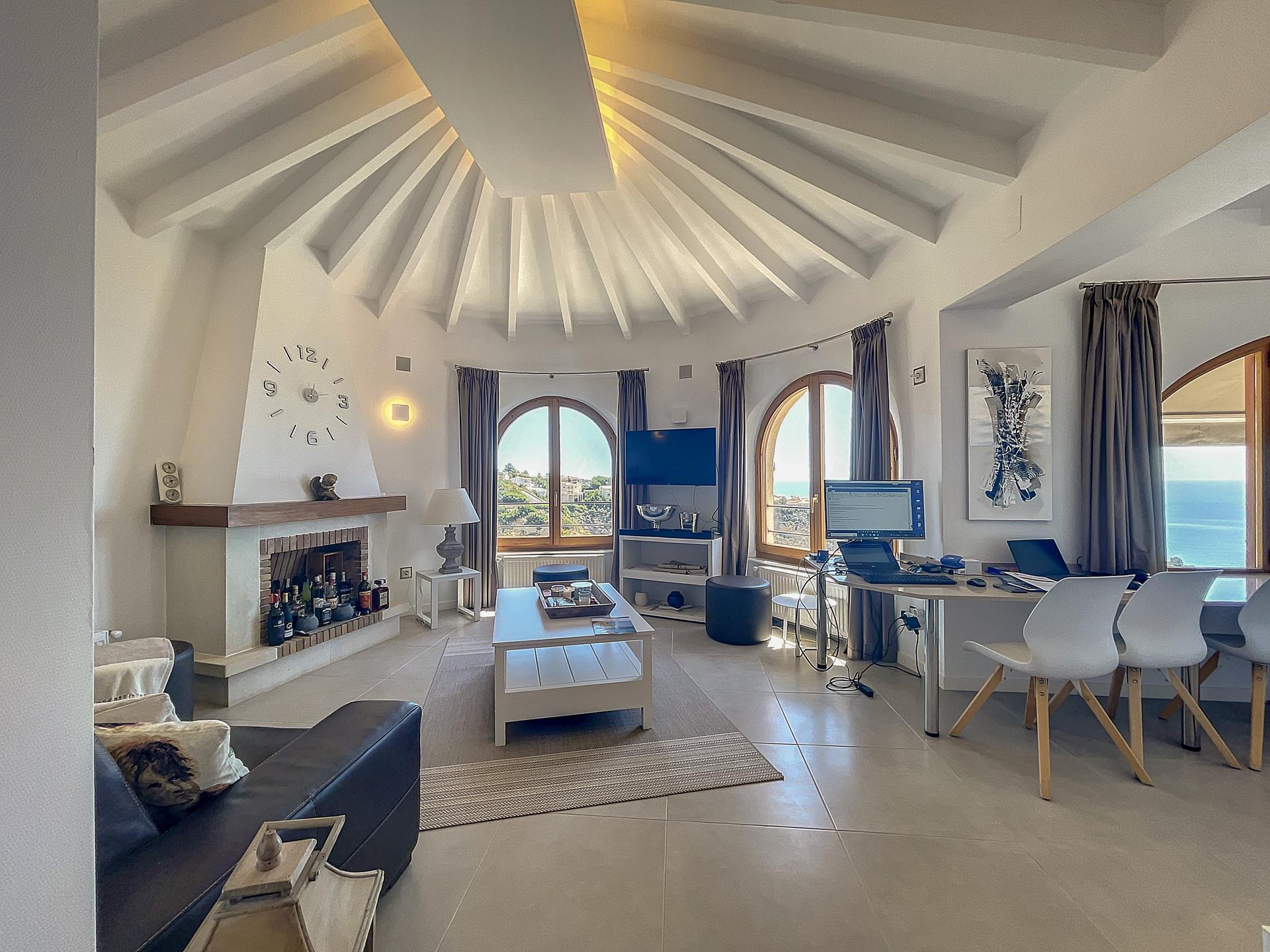 Villa in Residencial Camelias mit spektakulärer Aussicht