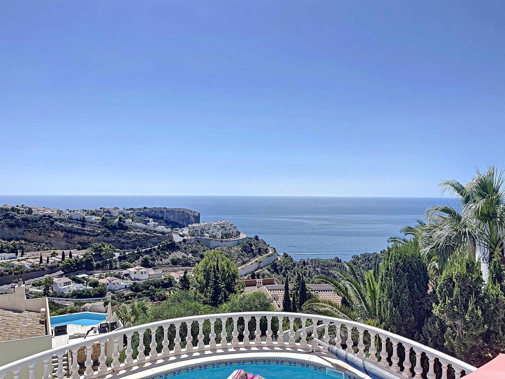 villa in Residencial Camelias with spectacular views