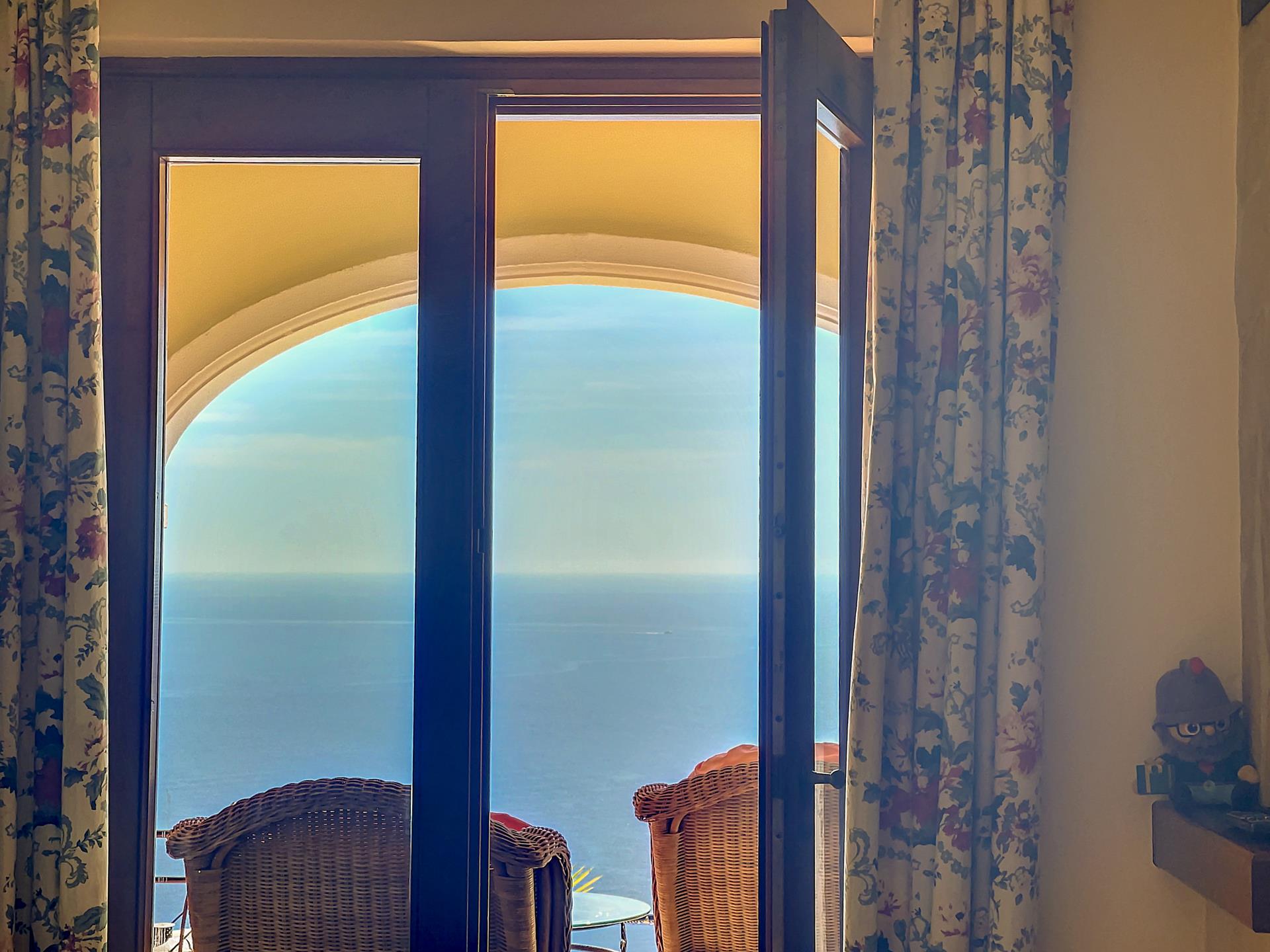 Villa en primera línea con vistas al mar