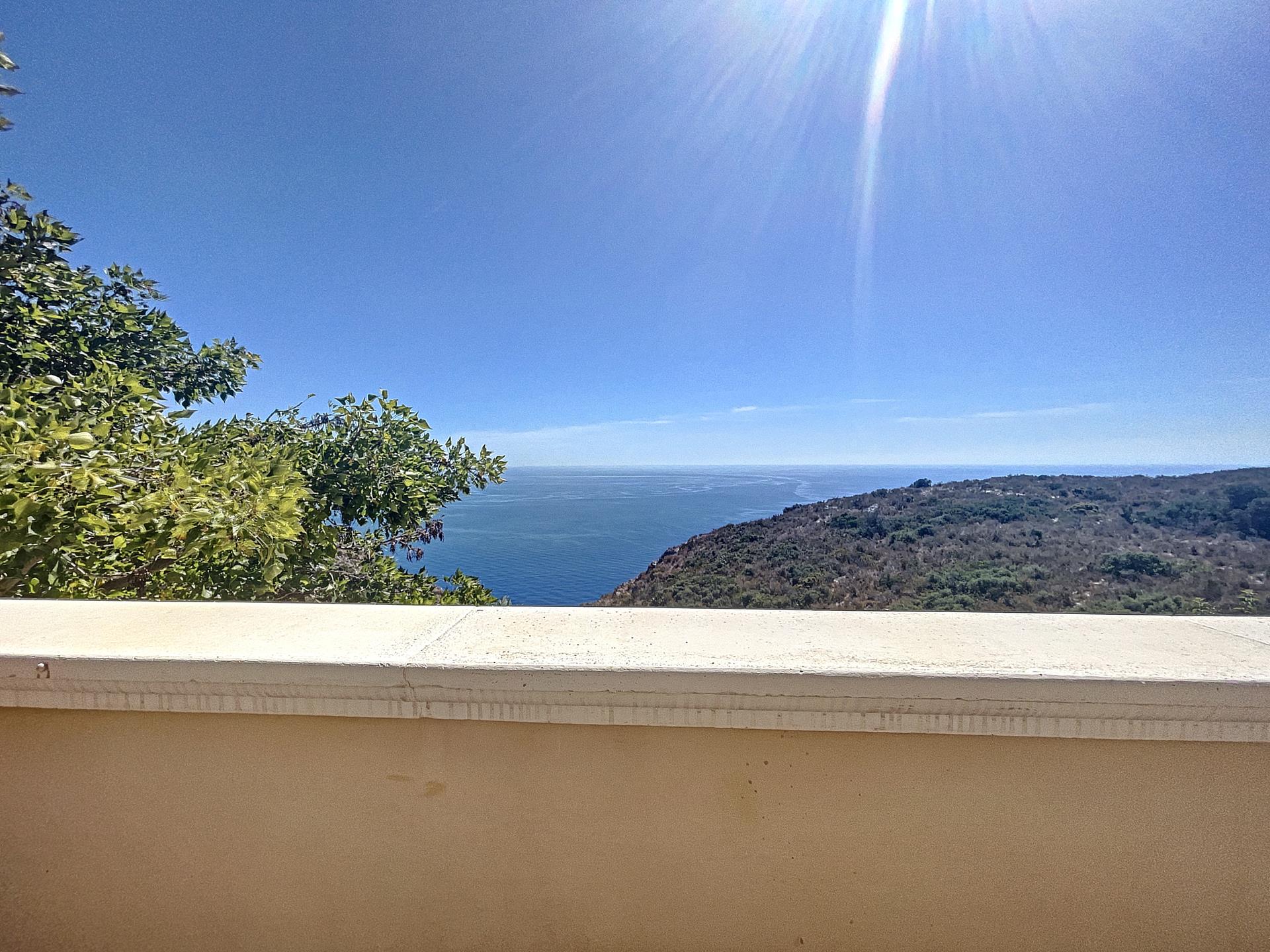 Frontline villa with sea views