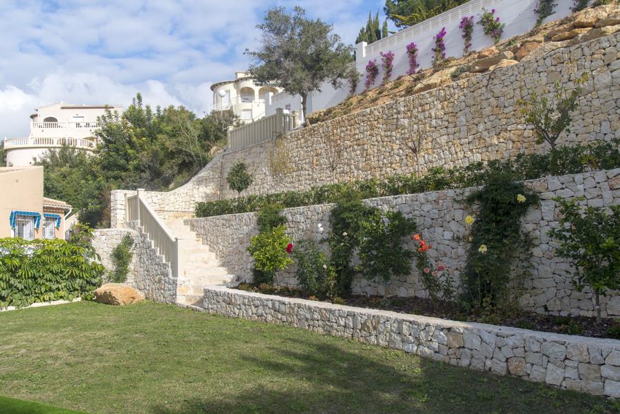 Villa rénovée avec piscine privée et garage