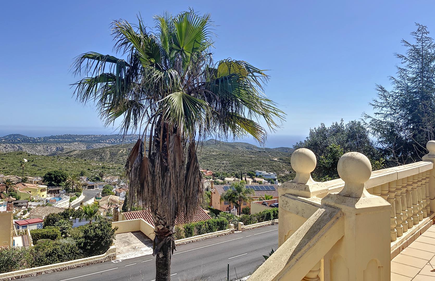 Villa with panoramic views